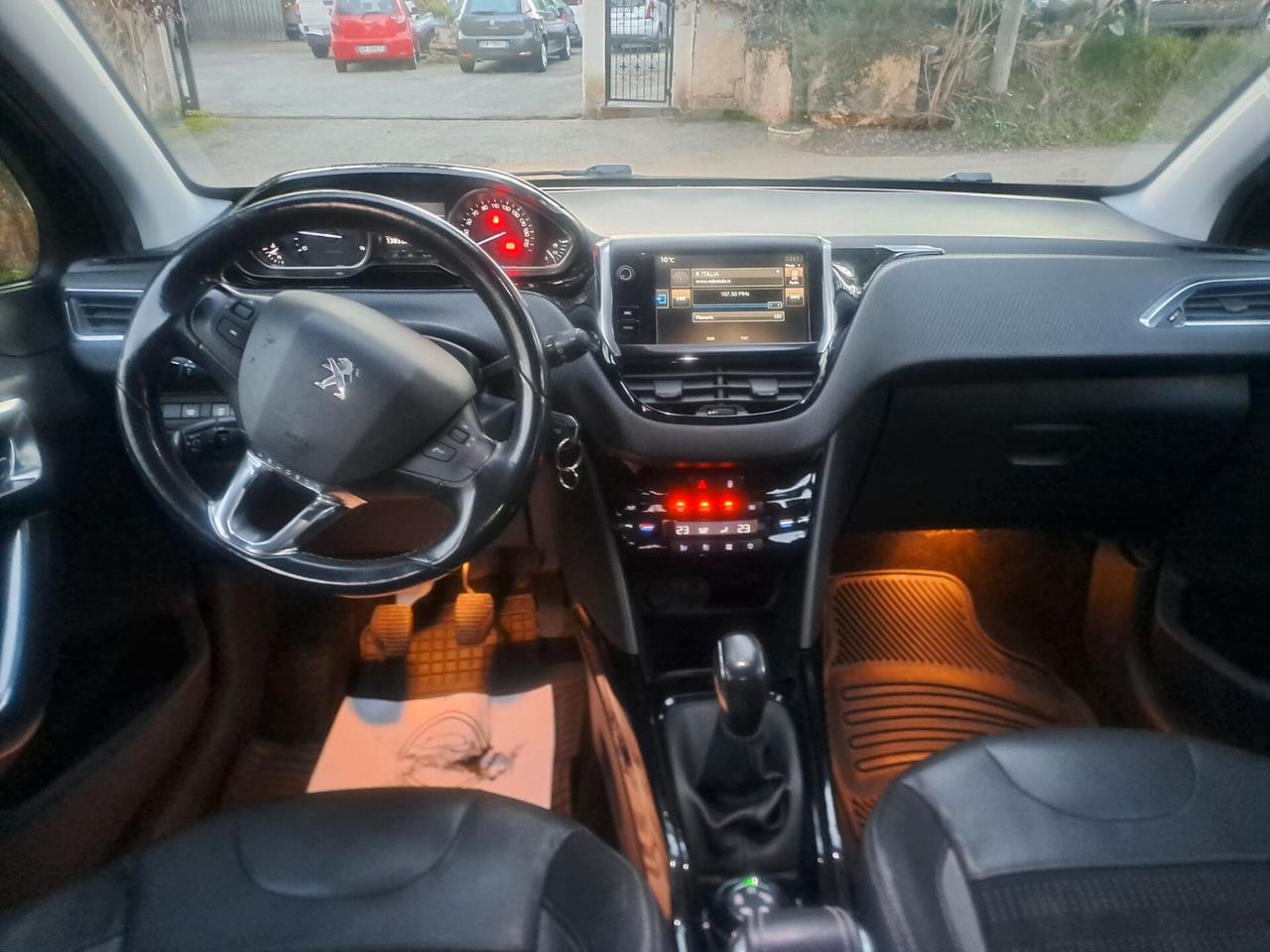 Peugeot 2008 1.6 e-HDi 92 CV Stop&Start Urban Cross