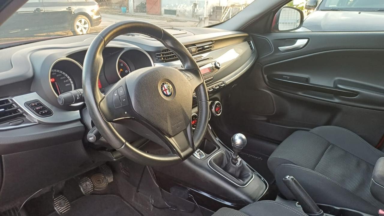 Alfa Romeo Giulietta 1.6 JTDm-2 105 CV Distinctive 2013 ROSSA COME NUOVA
