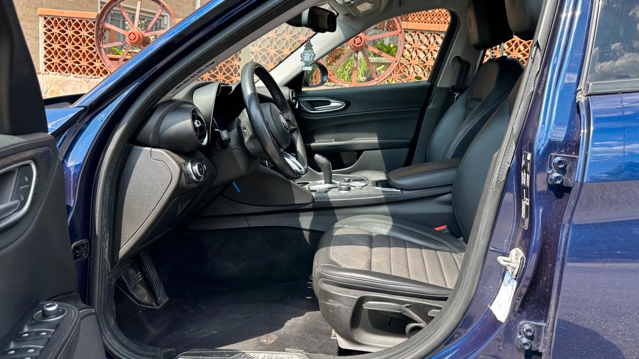 Alfa Romeo Giulia 2.2 Turbodiesel 160 CV AT8 (Motore Rotto)