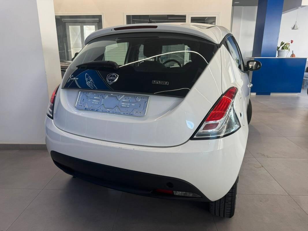 Lancia Ypsilon III 1.0 firefly hybrid Silver s&s 70cv