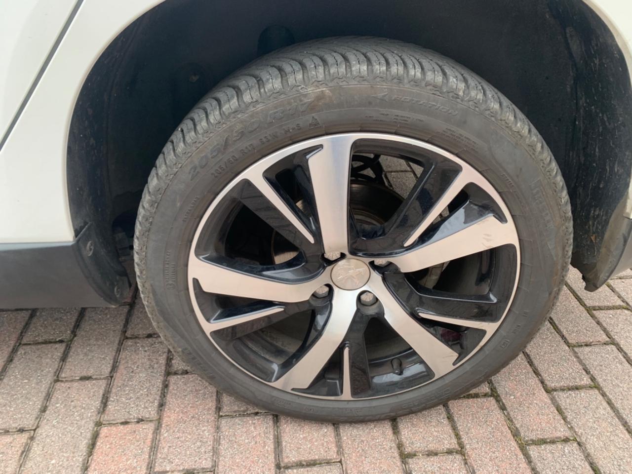 Peugeot 2008 1.6 e-HDi 92 CV Stop&Start Allure