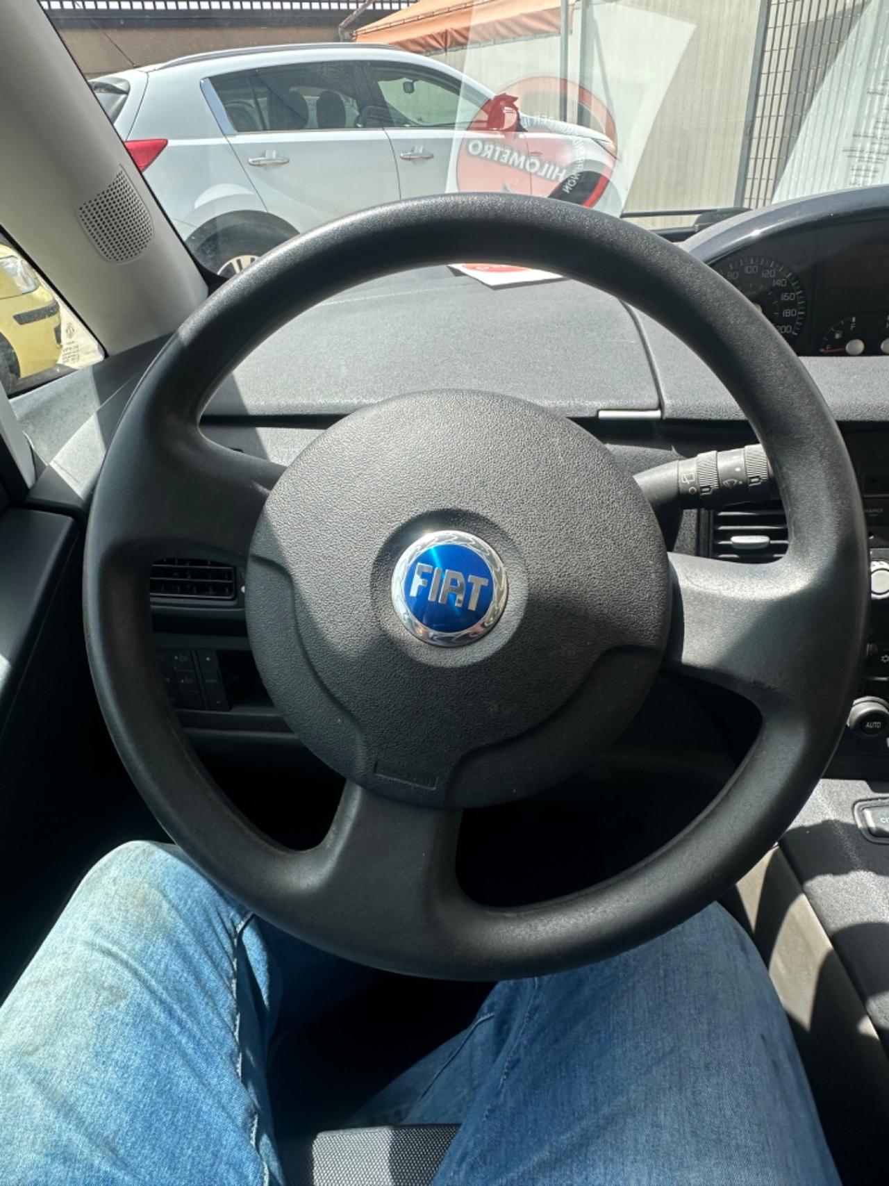 Fiat Idea 1.4 16V Emotion