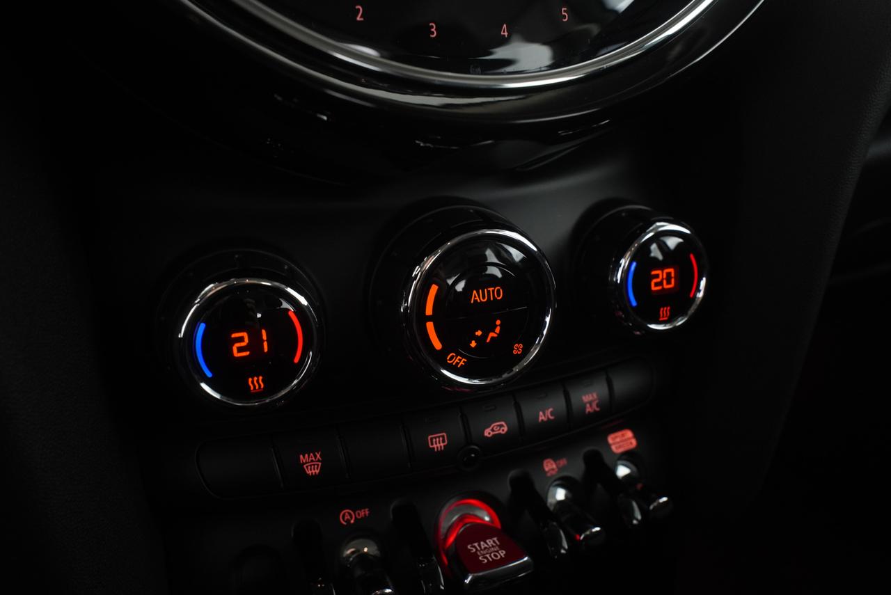 MINI Mini 5 porte (F55) 1.5 Cooper Essential 5 porte