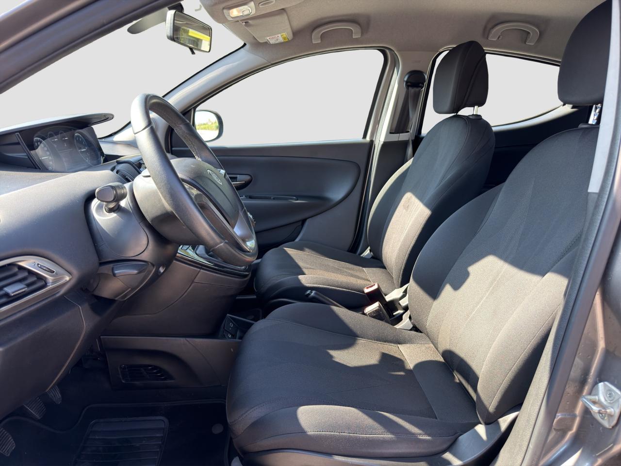 LANCIA Ypsilon 3ª serie Ypsilon 1.2 69 CV 5 porte S&S Gold