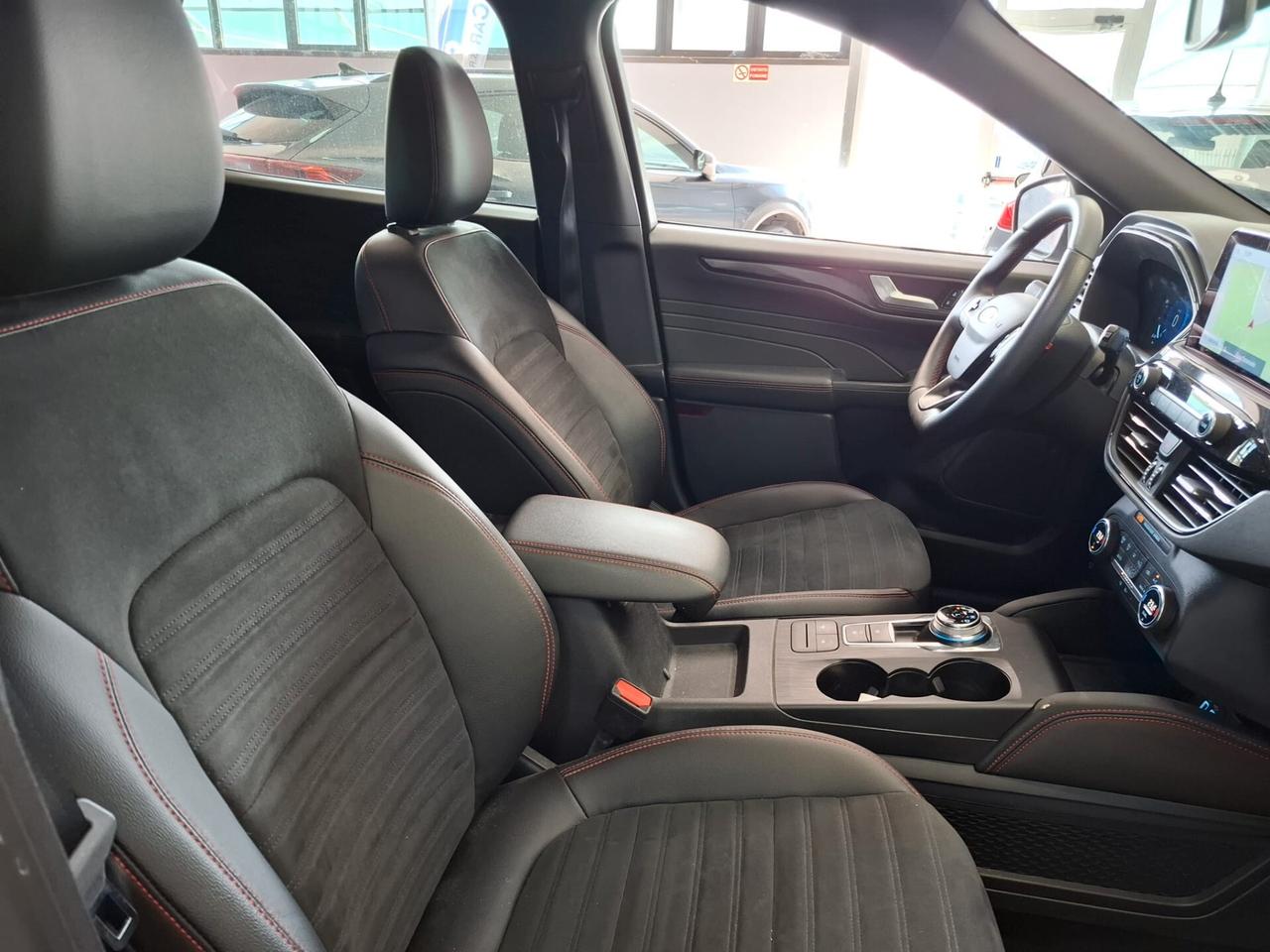 Ford Kuga St-Line Hybrid/Benzina Automatica