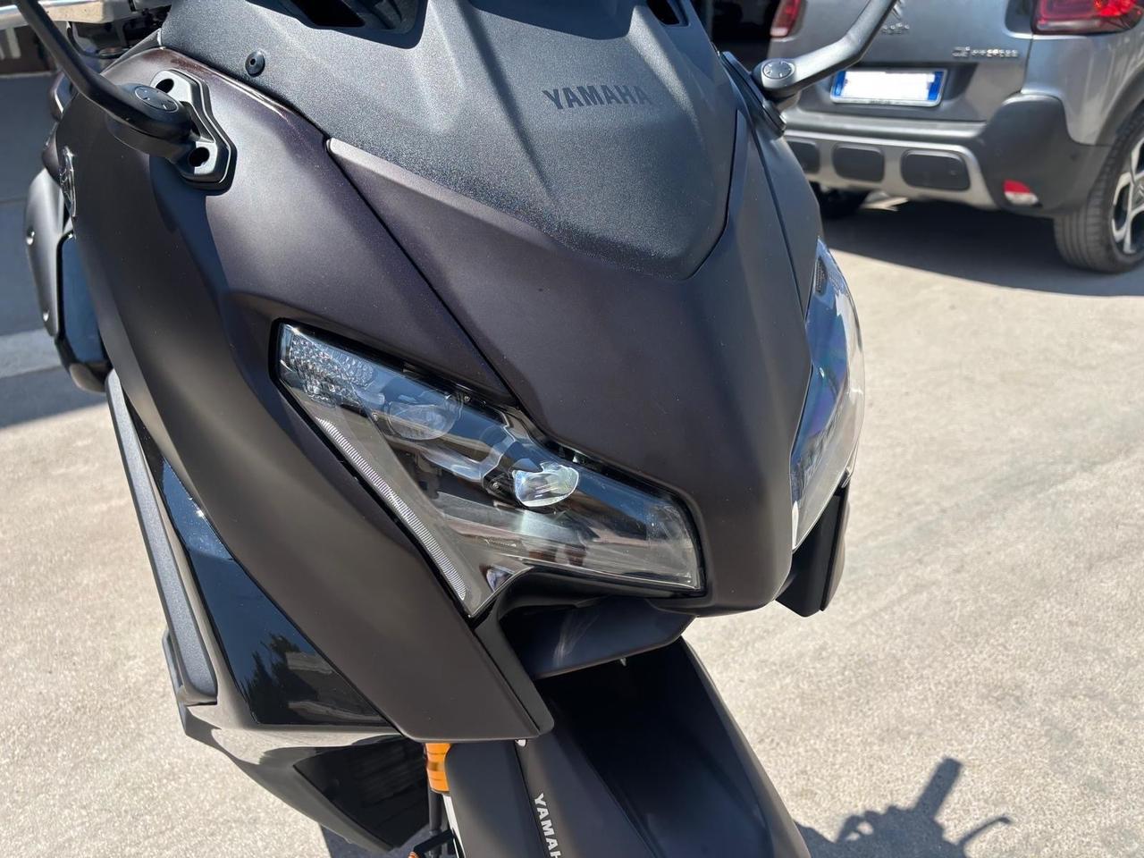 Yamaha T Max 560 TECH MAX DARK MAGMA