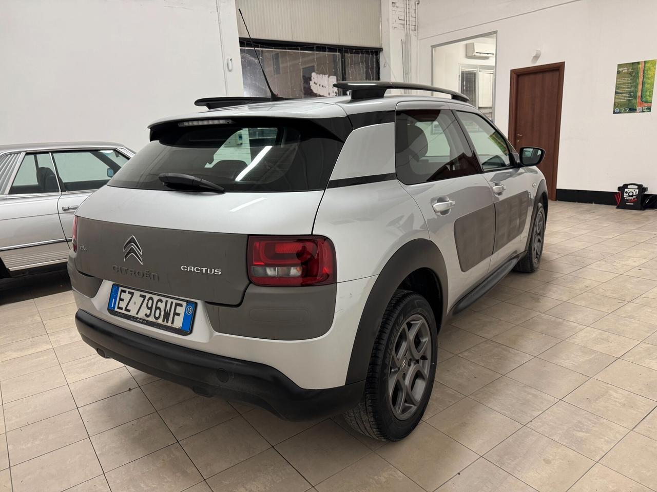 Citroen C4 Cactus PureTech 82 Shine Edition