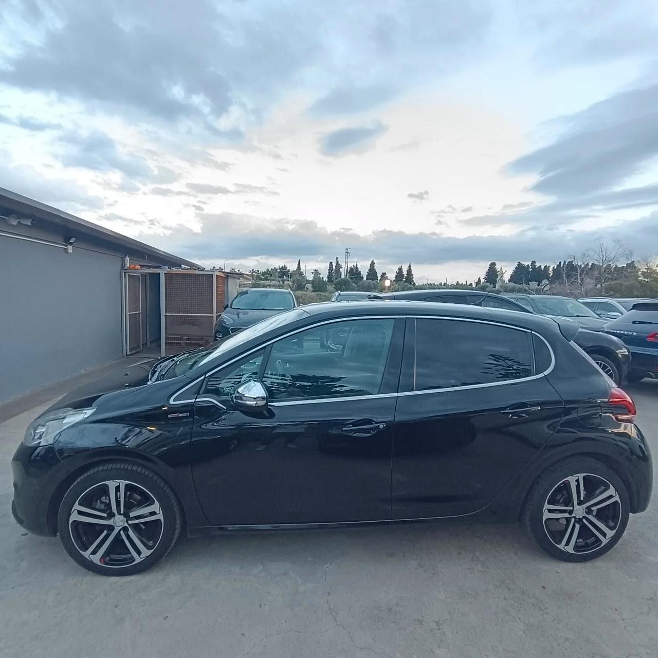 Peugeot 208 BlueHDi GT Line BLOCKSYSTEM