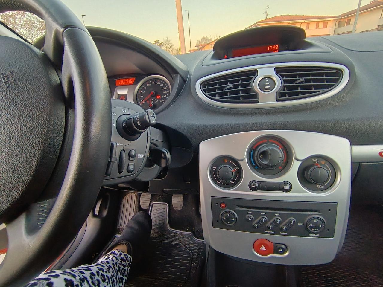 Renault Clio 1.2 16V 5 porte Le Iene