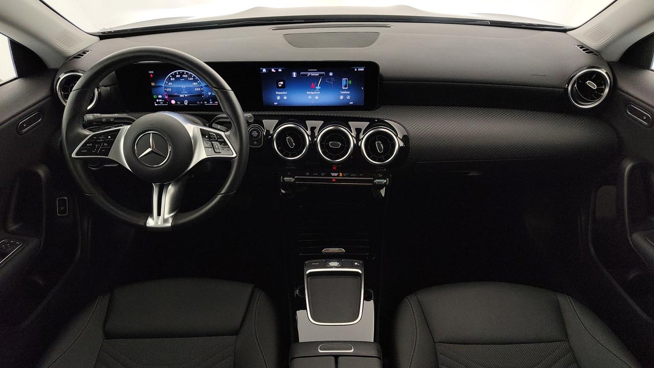 Mercedes-Benz CLA Shooting Brake 180 d Advanced auto