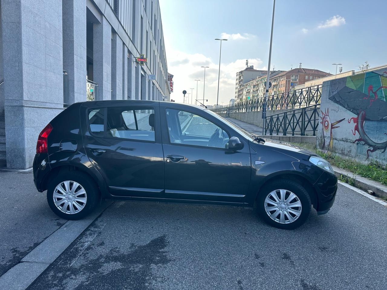 Dacia Sandero 1.2 16V GPL 75CV