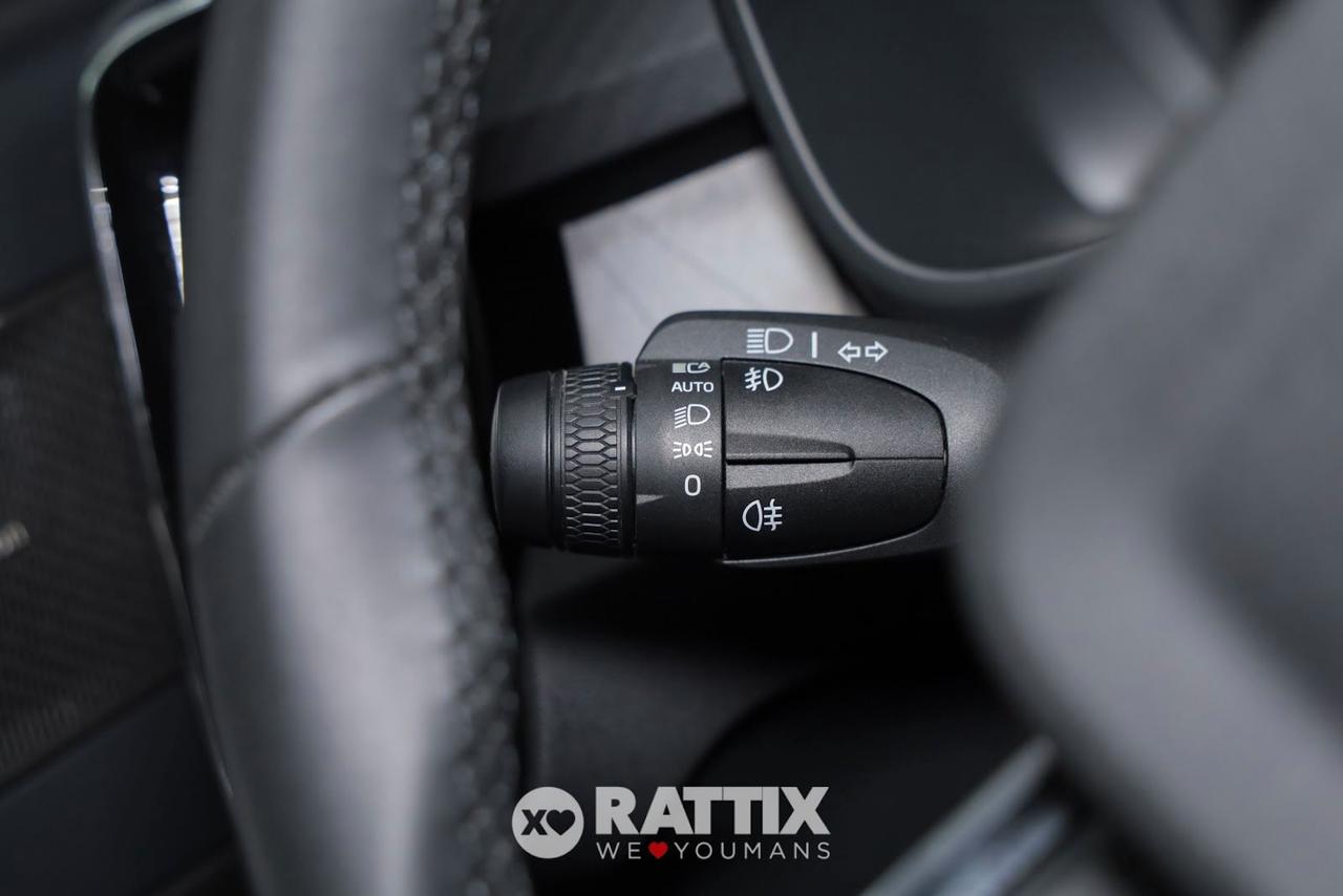 Volvo C40 motore elettrico Twin Motor Ultimate AWD + tetto panoramico