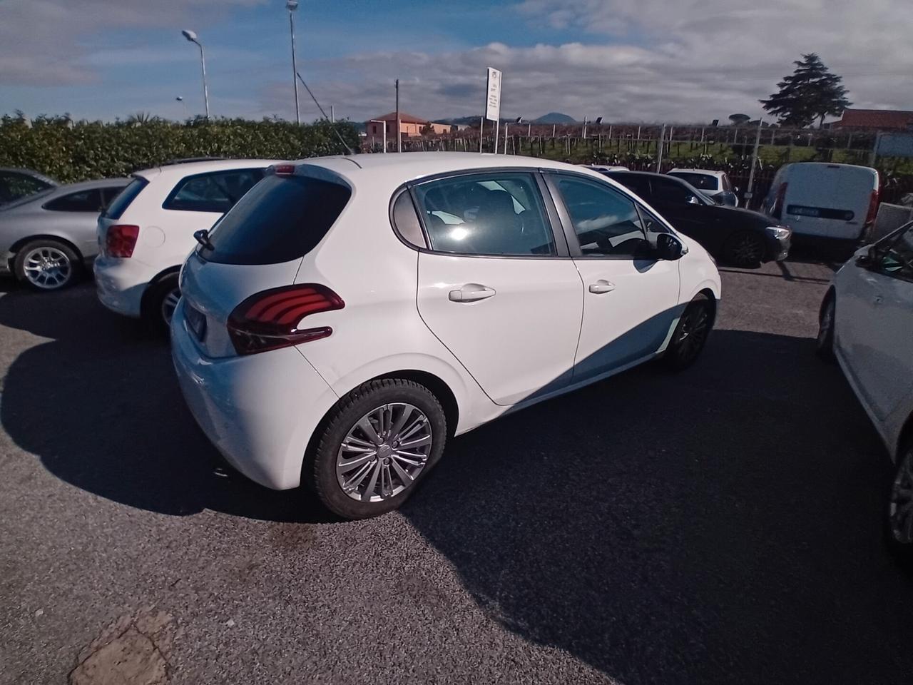 Peugeot 208 PureTech 82 5p. GPL Allure finanzio
