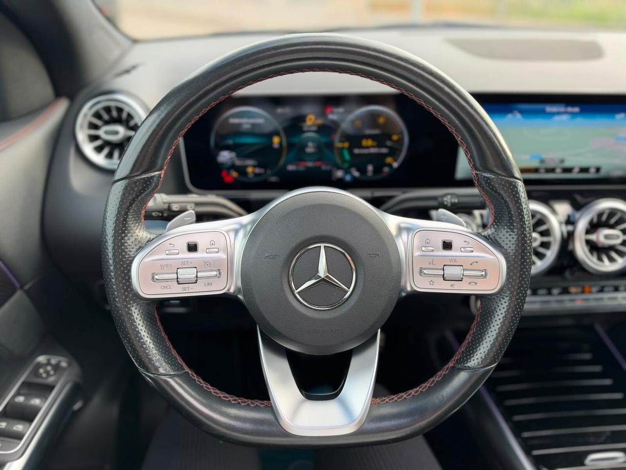 MERCEDES GLA 200D PREMIUM AMG 150CV