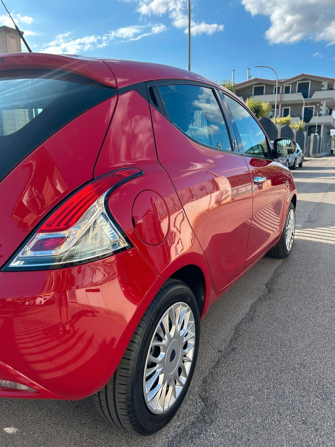 Lancia Ypsilon 1.2 69 CV 5 porte Gold ANNO 2017