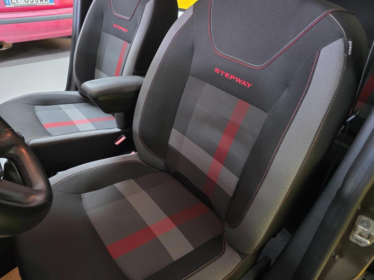 Sandero Stepway 0.9 TCe 90 CV Techroad AZIENDALE