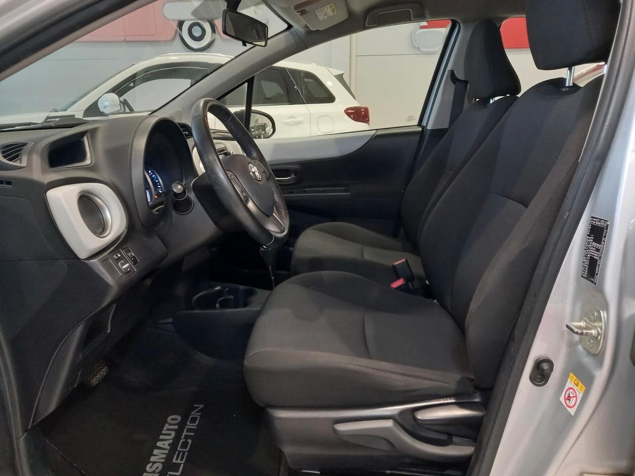 Toyota Yaris 1.5 FULL HYBRID Lounge