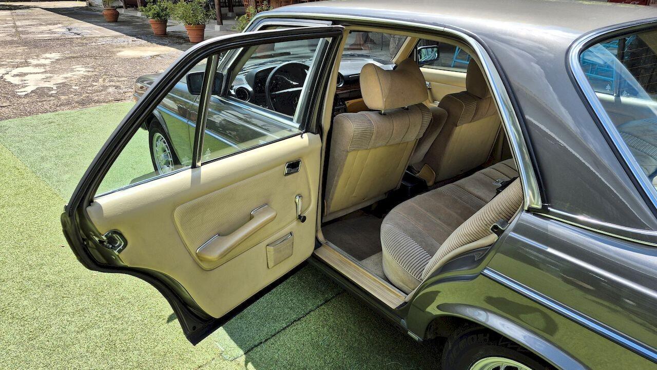 Mercedes-Benz 240 D Berlina W123 - 1980