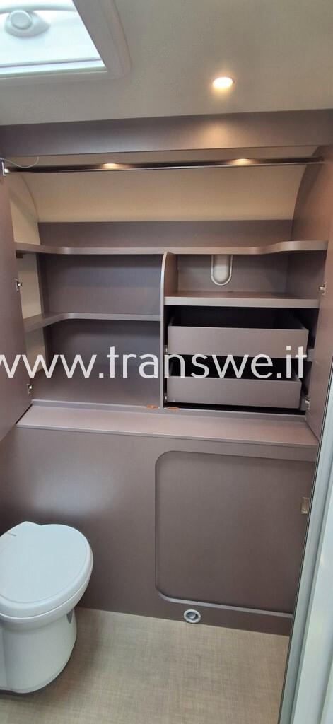 Bürstner Lyseo 684G Ampia zona giorno e bagno in coda