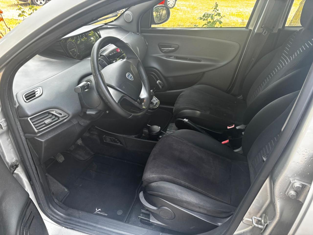 Lancia Ypsilon 1.3 MJT 16V 95 CV 5 porte S&S Silver IDONEA PER NEOPATENTATI UNICO PROPRIETARIO