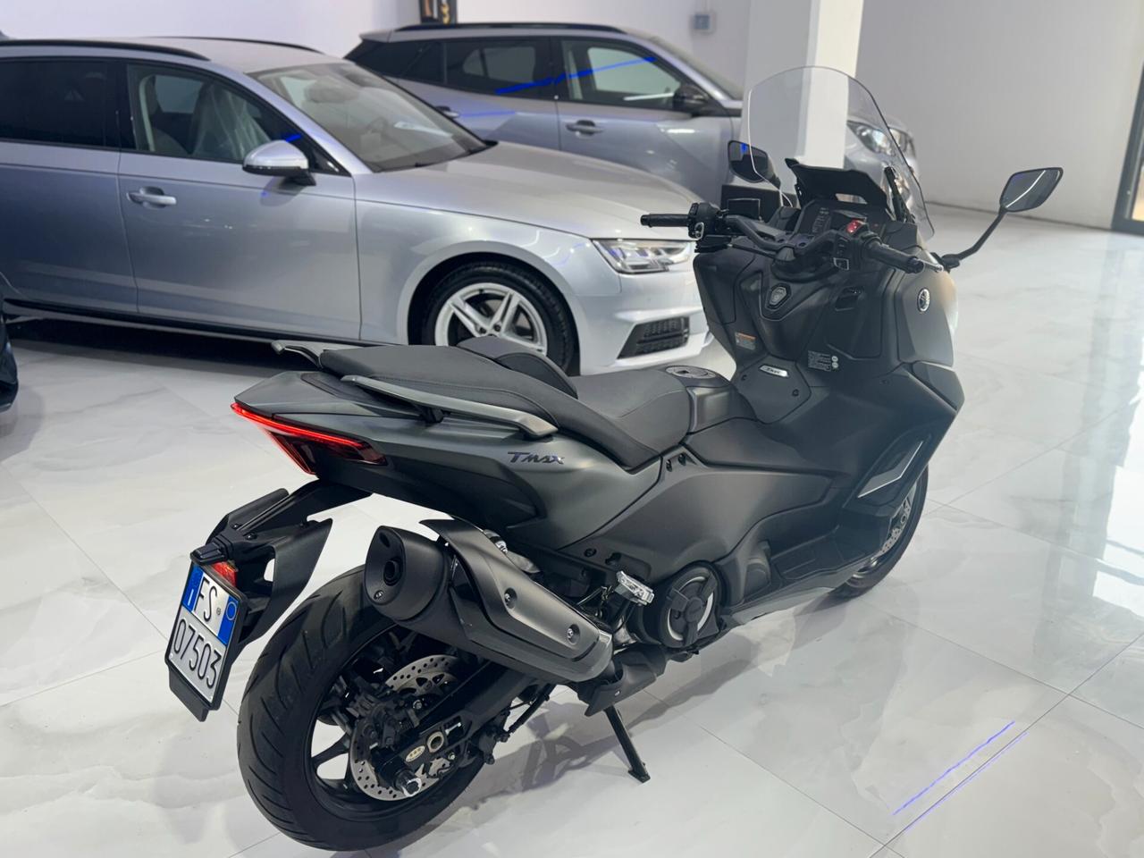 Yamaha T Max 560