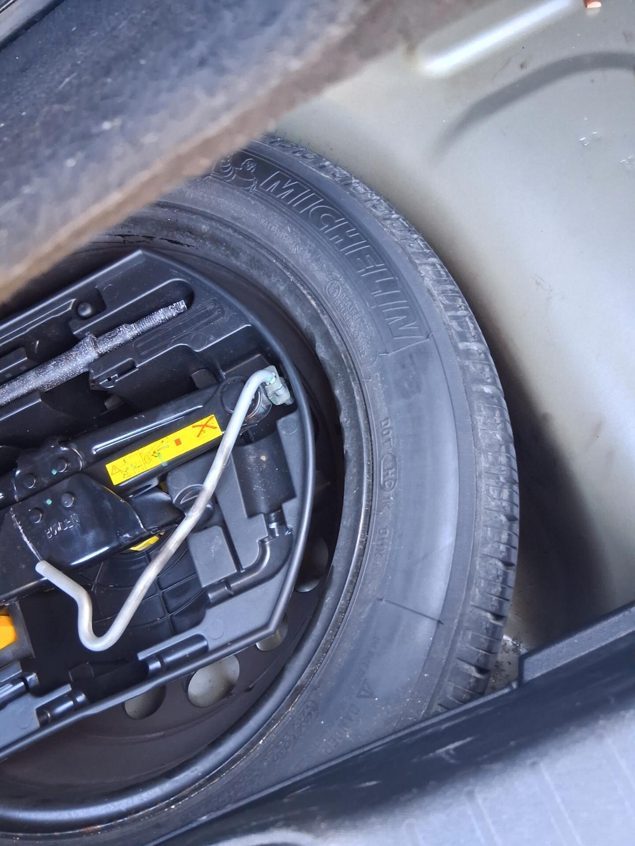 Peugeot 208 PureTech 82 5 porte Allure