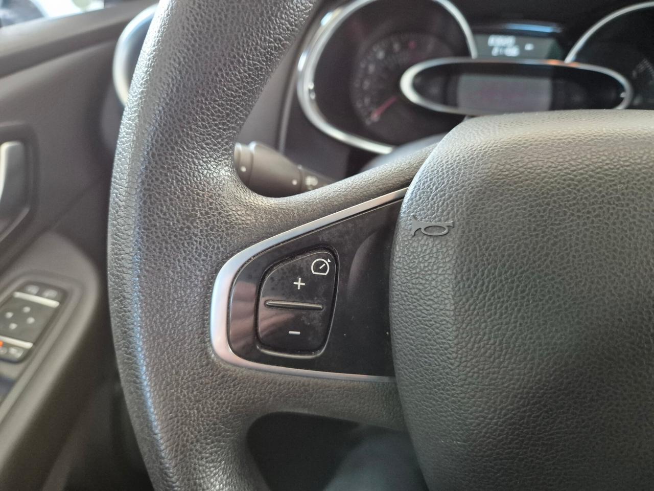 Renault Clio 1.2 75 CV 5 porte Duel