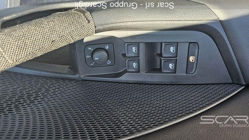 Skoda Octavia 2.0 TDI 150 CV DSG Wagon Executive con FARI MATRIX E CERCHI D 18