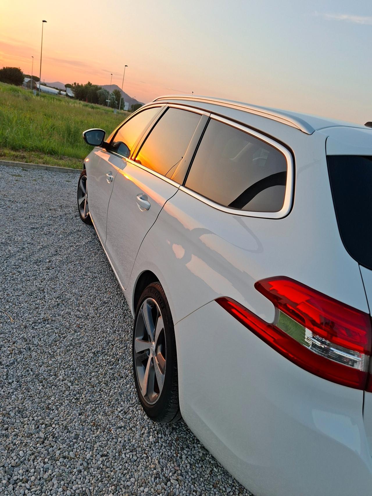 Peugeot 308 BlueHDi 130 S&S SW Allure GARANZIA