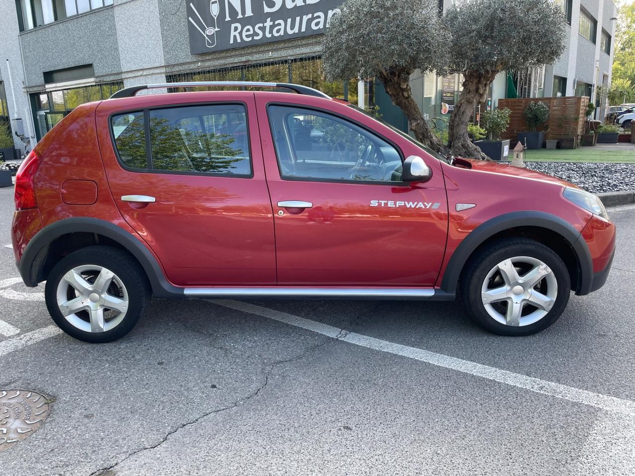 Dacia Sandero Stepway 1.6 8V 90CV* Neo patentati *