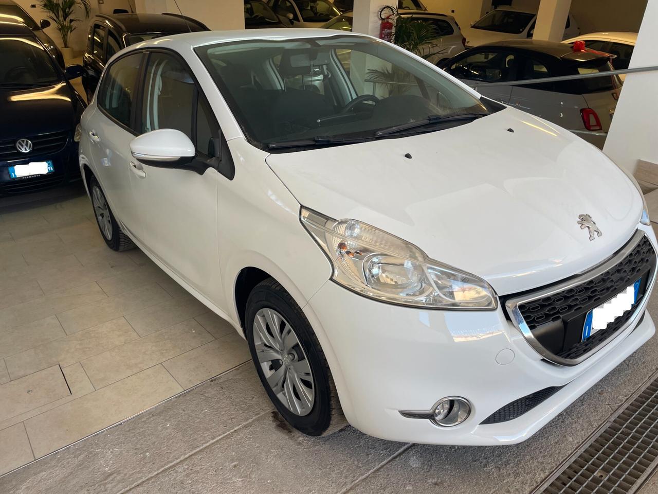 Peugeot 208 1.2 82 CV 61.000 KM! FULL DISTRIBUZIONE NEOPATENTATI