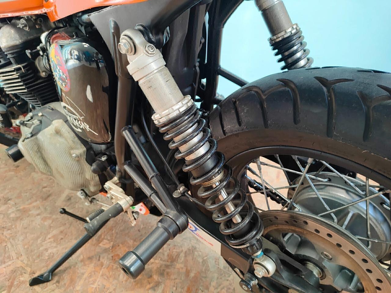 Triumph Thruxton CUP - Regina delle Cafe Racer