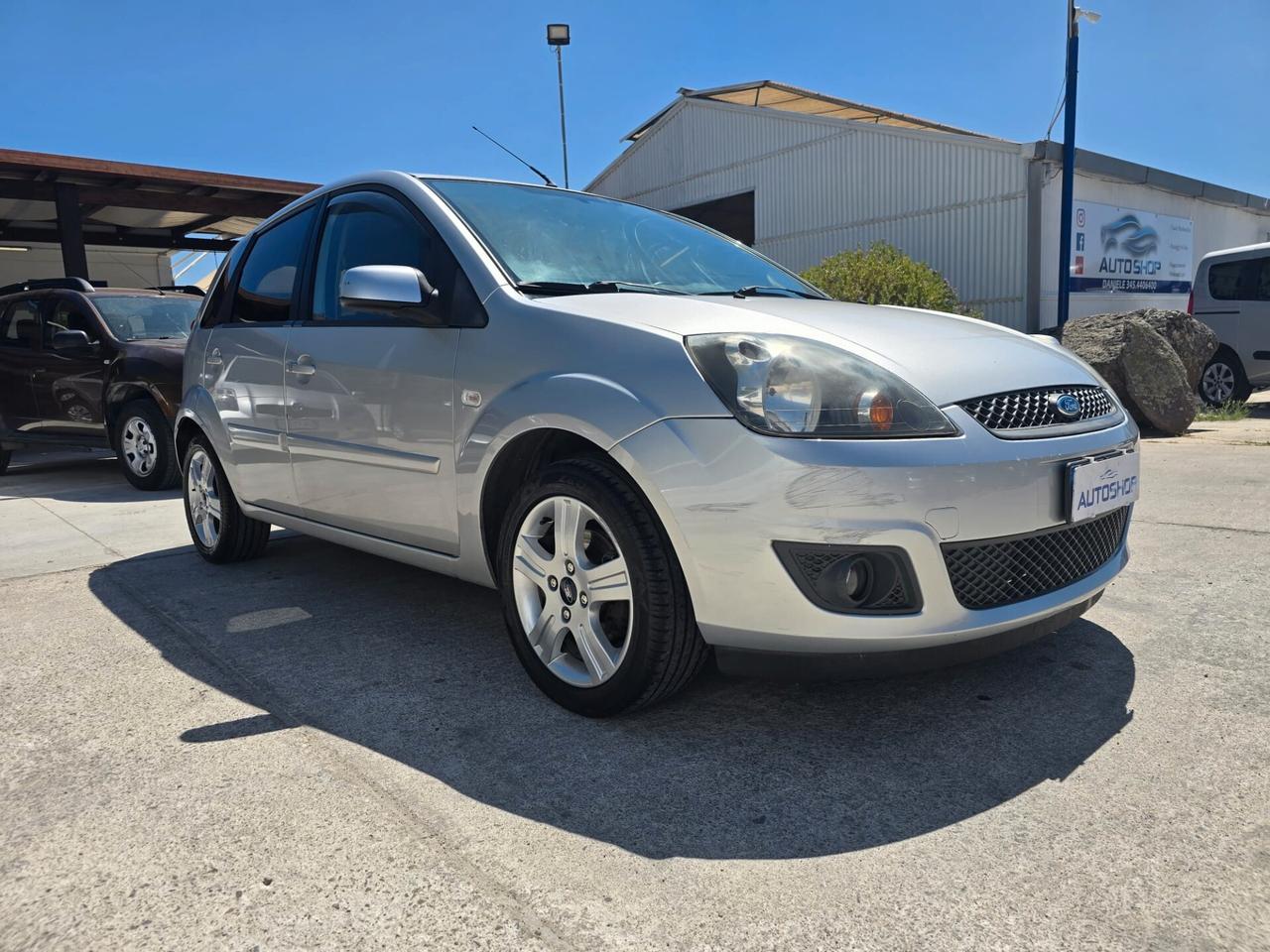 Ford Fiesta 1.2 16V 5p. Ghia