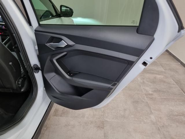 AUDI A1 citycarver 30 TFSI S tronic Identity Contrast