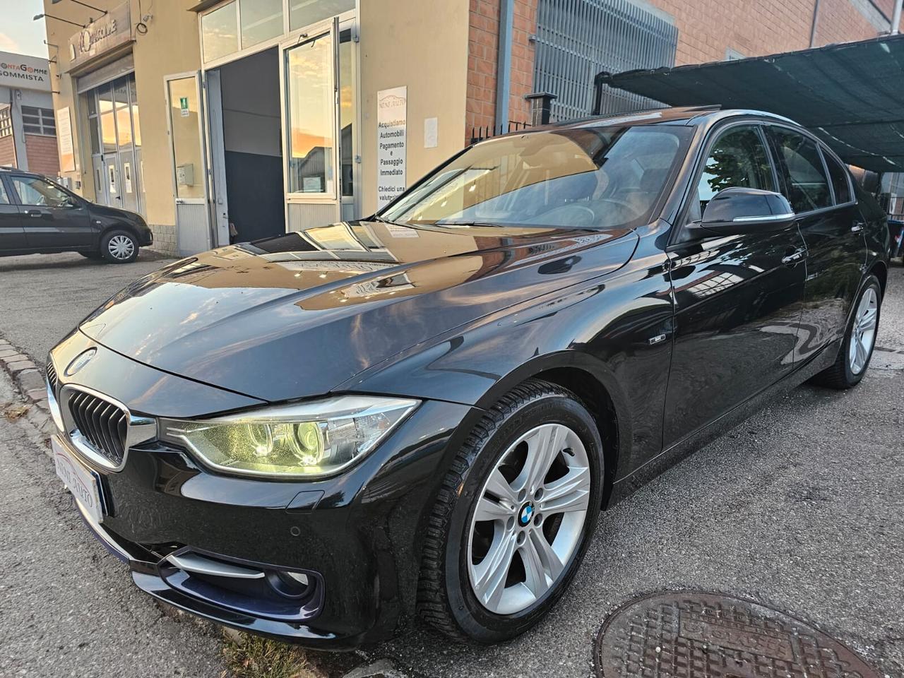 Bmw 316d 115cv Sport*Navi*Bi-Xeno*Tetto*Pdc*17*
