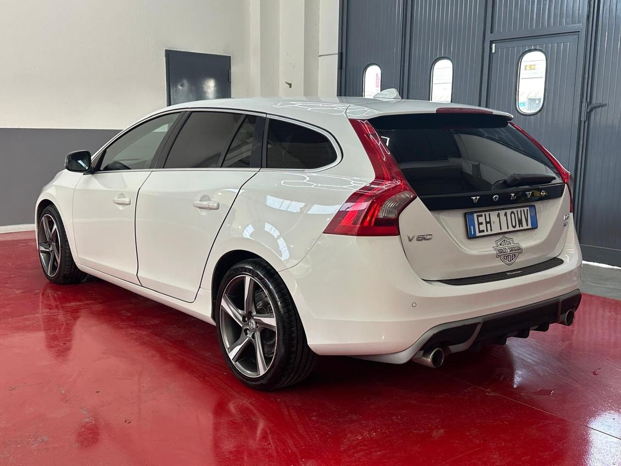 Volvo V60 D5 AWD Geartronic Summum