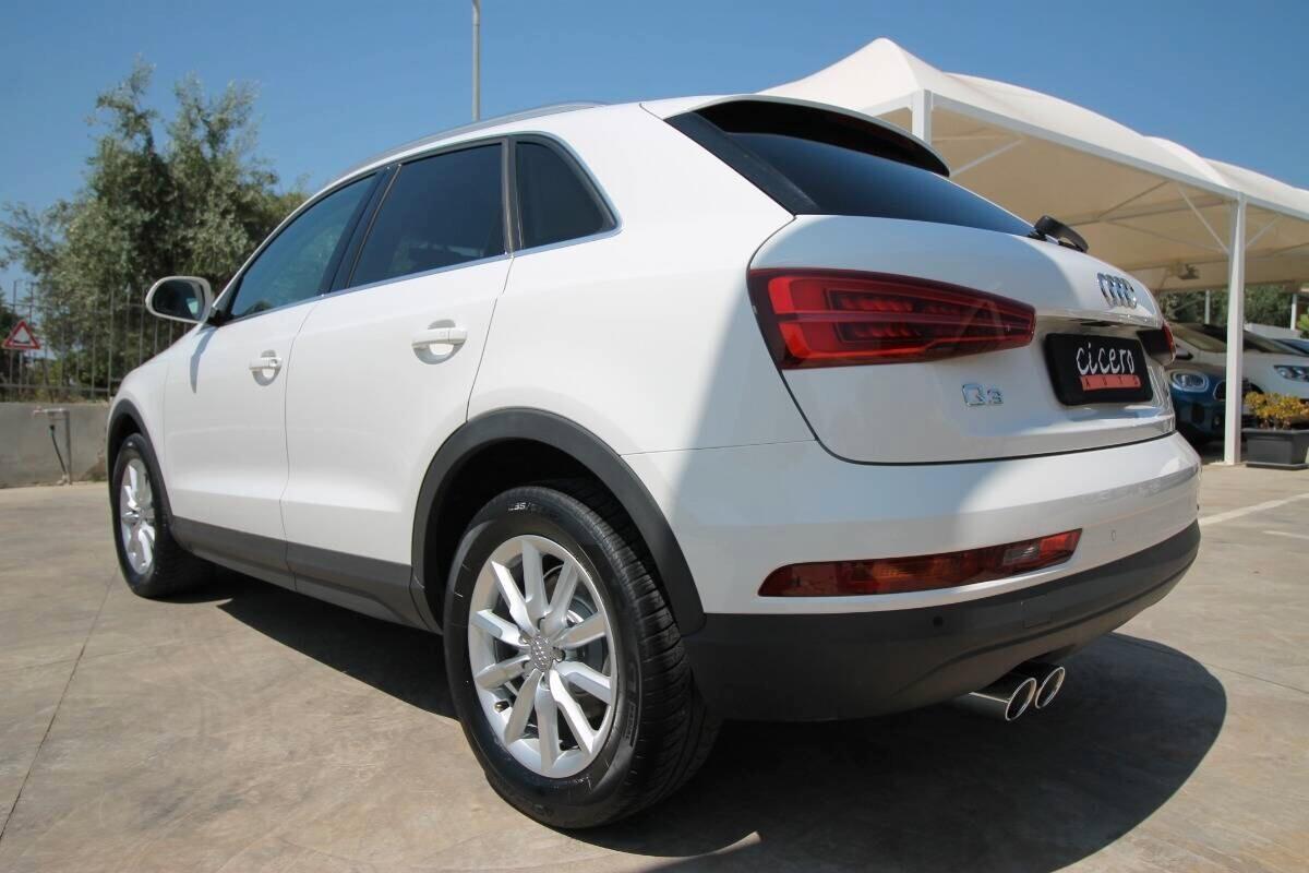 Audi Q3 2.0 TDI 120 CV Business|12.2015
