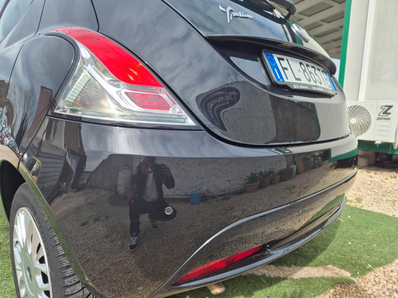 Lancia Ypsilon 1.2 69 CV 5 porte Silver