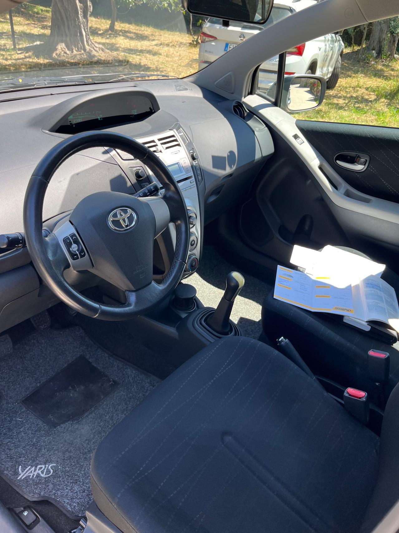 Toyota Yaris 1.4 D-4D Navi 90CV EUOR4 1PROPRIETA POCHI KM 120M CERTIFI