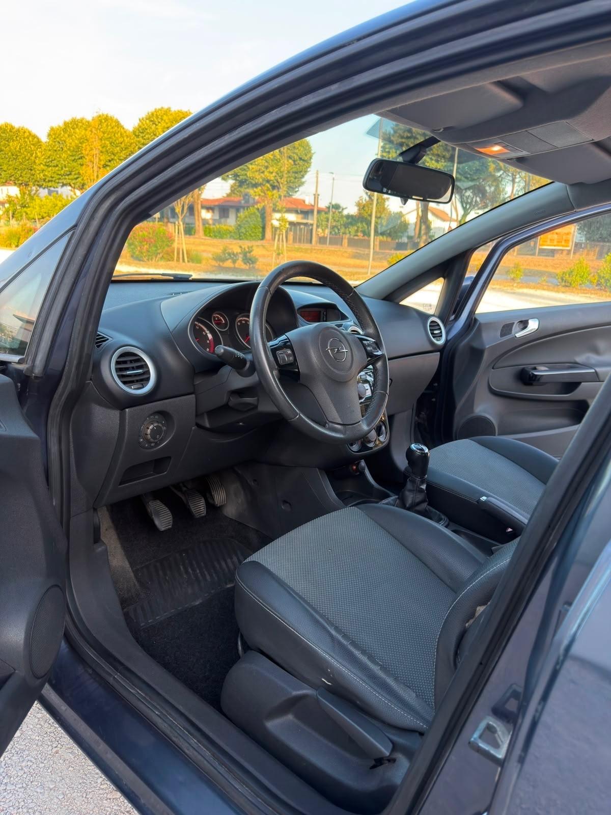 Opel Corsa 1.2 benzina soli 128.000km