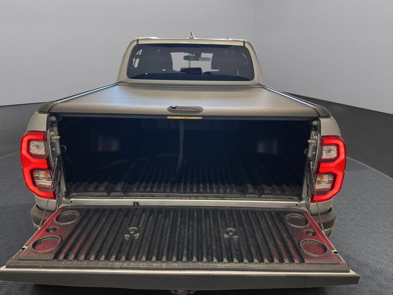 Toyota Hilux 2.8 d-4d 48V double cab Invincible