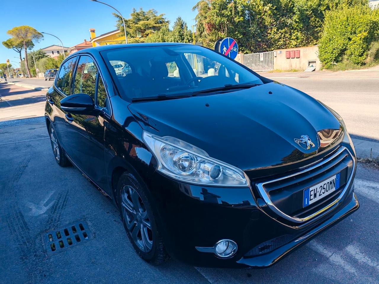Peugeot 208 PureTech 82 5 porte Allure