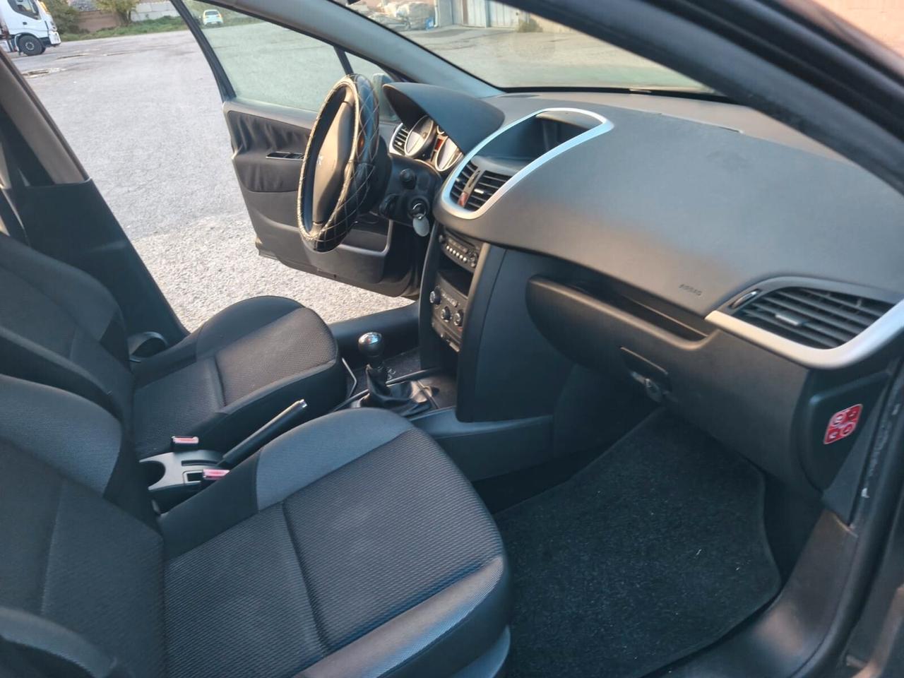 Peugeot 207 2010---1.4 Benzina GPL