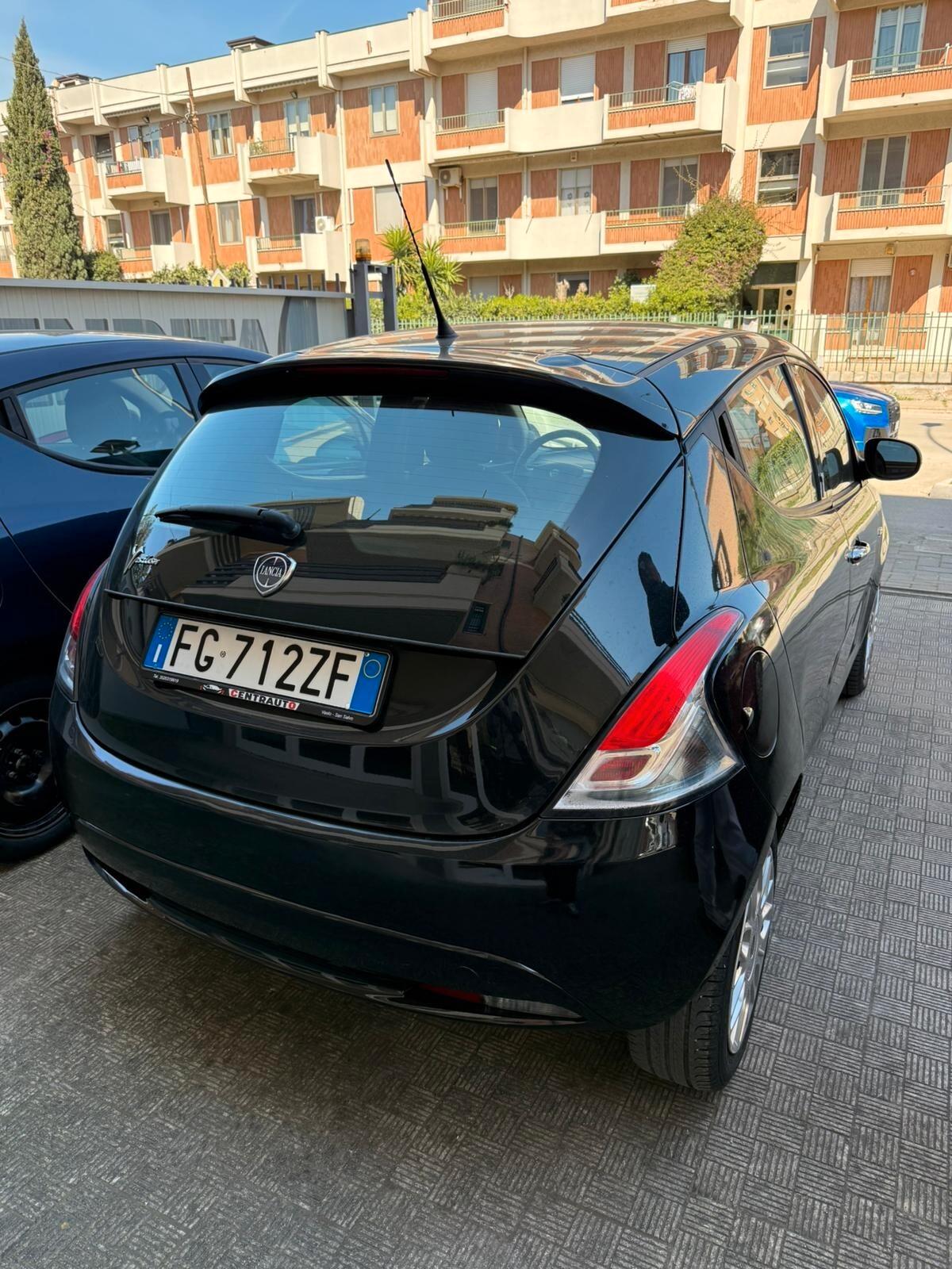Lancia Ypsilon 1.2 69 CV 5 porte Platinum