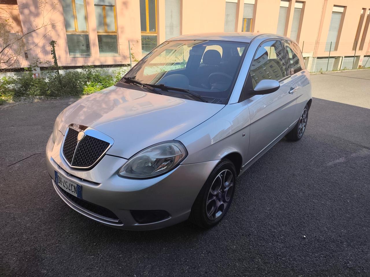 Lancia Ypsilon 1.2 Benz euro 4 cinghia fatta