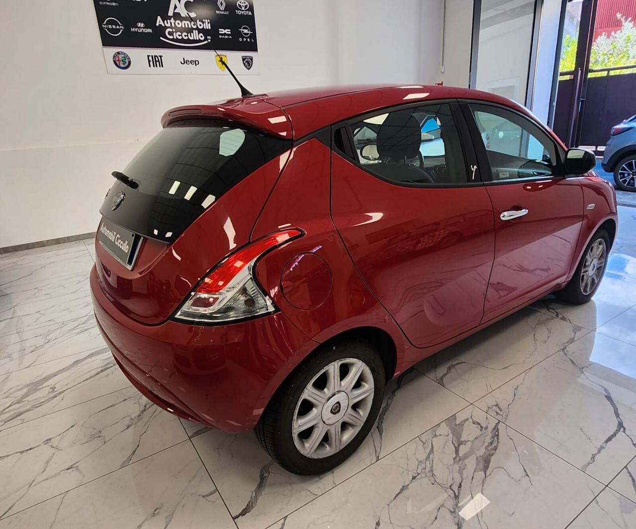 Lancia Ypsilon 1.2 69 CV 5 porte Platinum