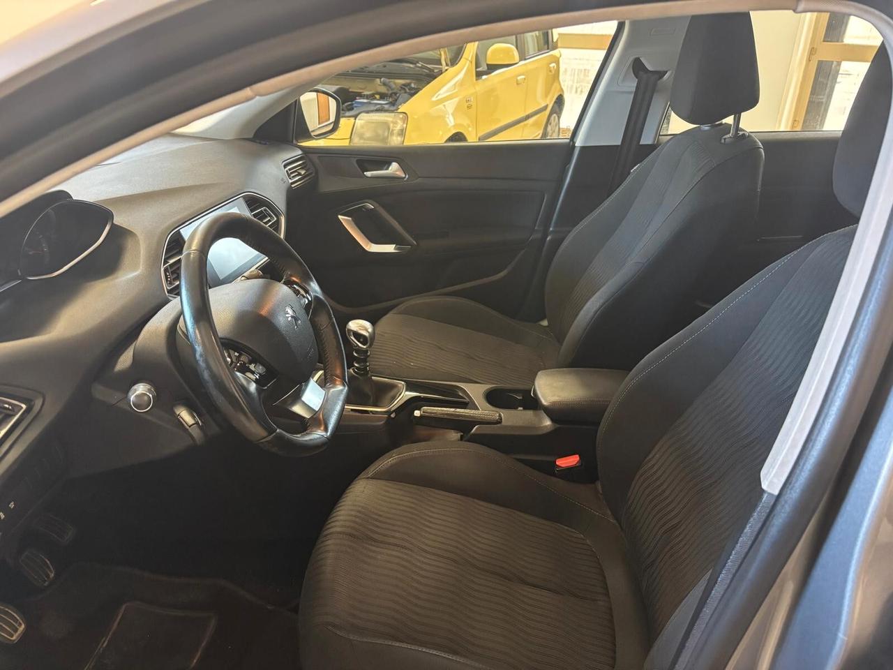 PEUGEOT 308 ANNO 2014 DS 1.6 ADATTA NEOPATENTATI KM 113 MILA