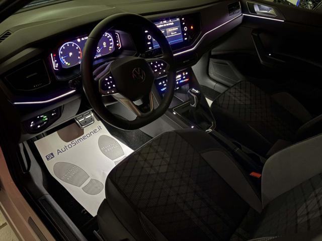 VOLKSWAGEN Taigo 1.0 TSI 116 CV DSG R-Line TETTO APR/PAN