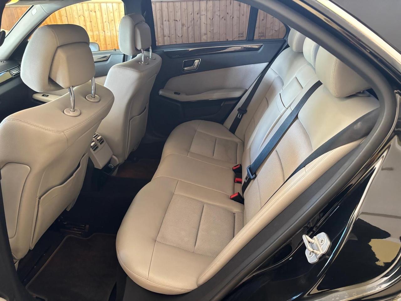 Mercedes-benz E 220 CDI BlueEFFICIENCY Avantgarde AMG