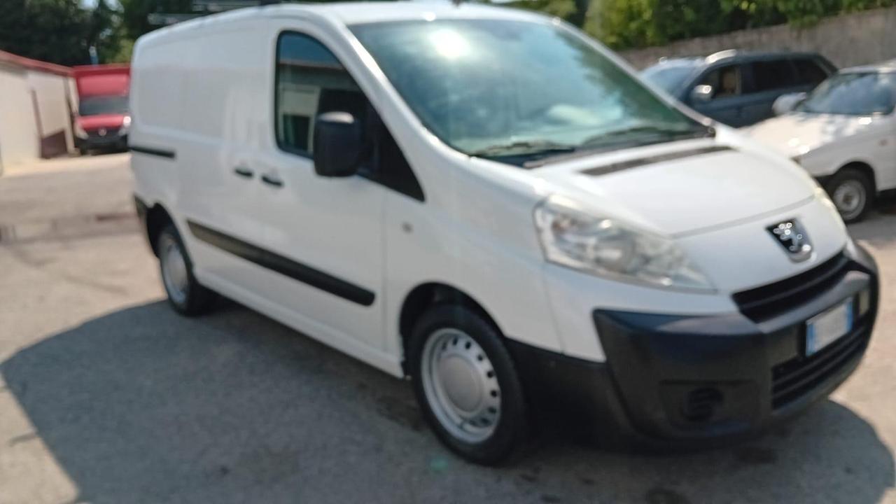 Peugeot expert cargo 3 post-2.0 hdi -12/2010